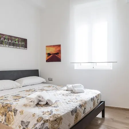 Casa de hóspedes The Queen In By Wonderful Italy 3*